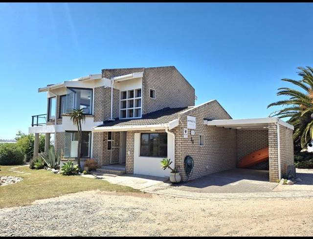 4 BEDROOM HOUSE FOR SALE IN BRITANNIA BAY